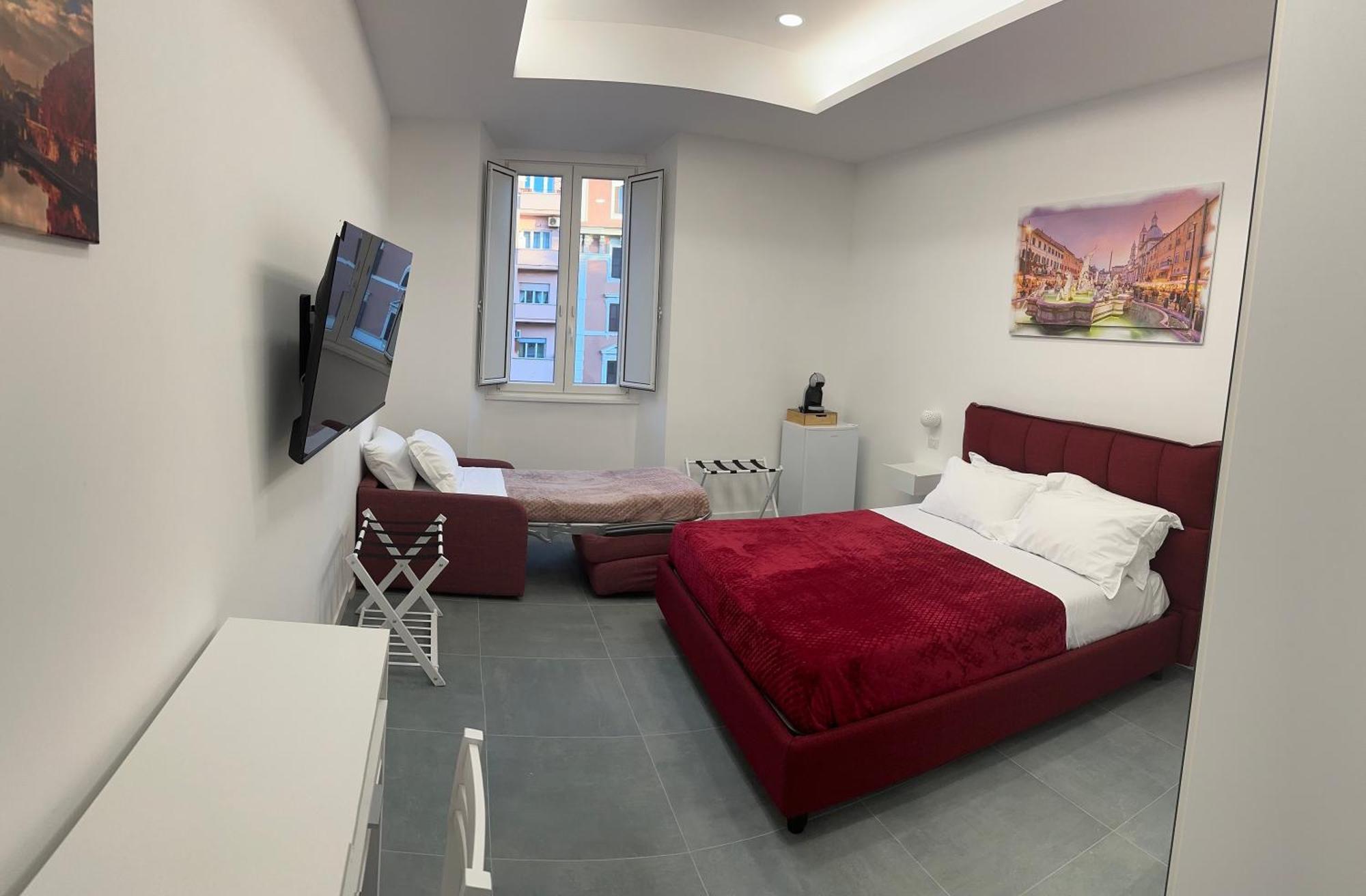 753 Roma — Photos 1